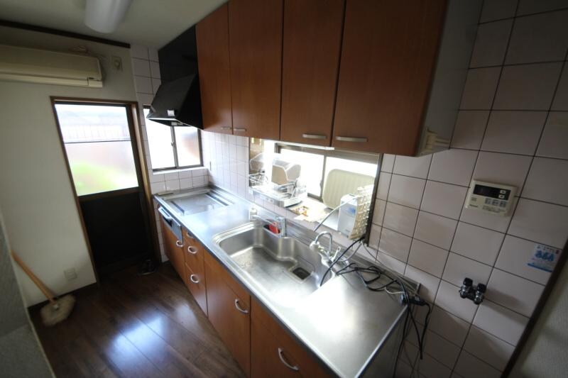 物件内観写真4　(コンパクトなキッチンで掃除もラクラク)