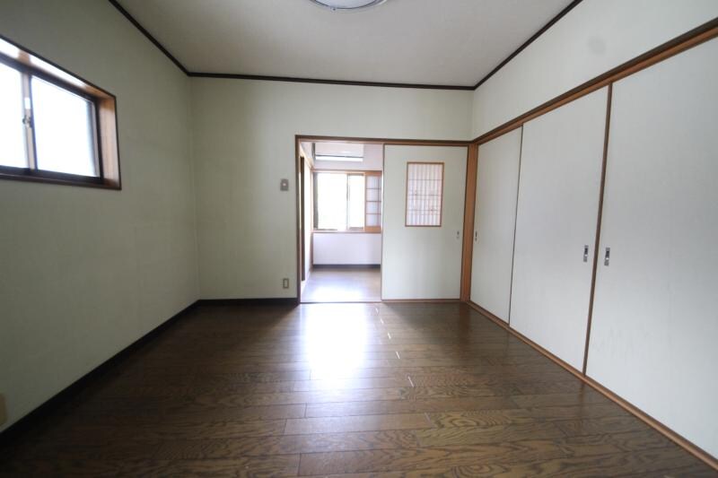 物件内観写真17　(使い勝手のいい洋室です)