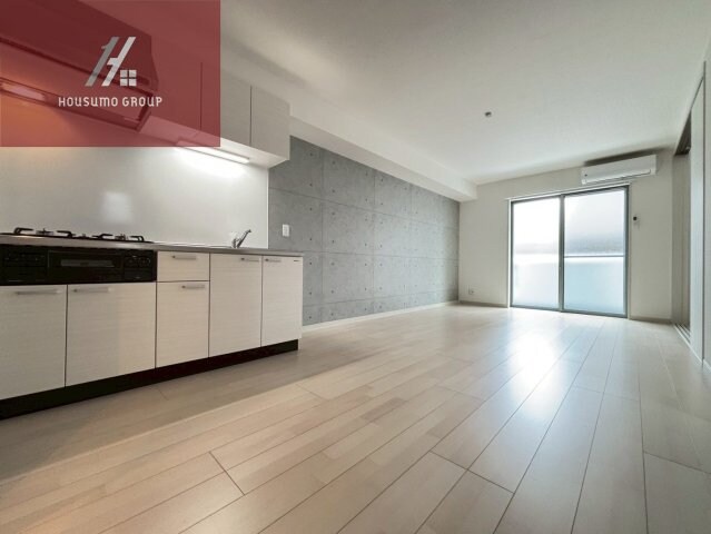 物件内観写真5　(ゆったりとした居間です)