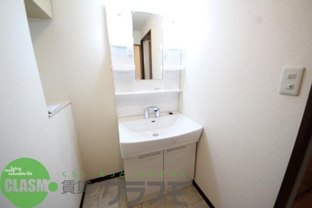 物件内観写真19　(独立洗面台で身支度をすべて済ませてしまいましょう)