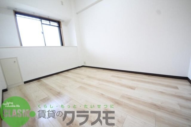 物件内観写真21　(落ち着いた色調の洋室です)