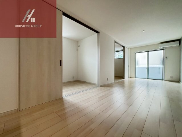 物件内観写真5　(リビングです)