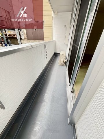 物件内観写真14　(開放的で明るい空間を演出してくれるバルコニーです)