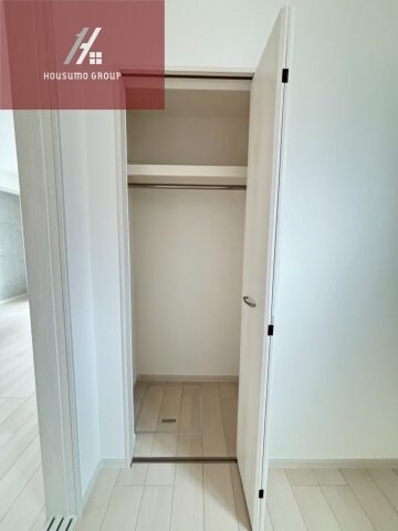 物件内観写真16　(大きなスペースがあり、収納には困りません)