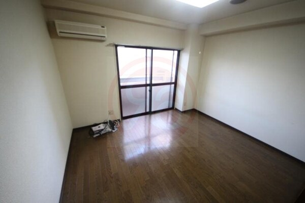 居室(ゆったり過ごせる居間です)