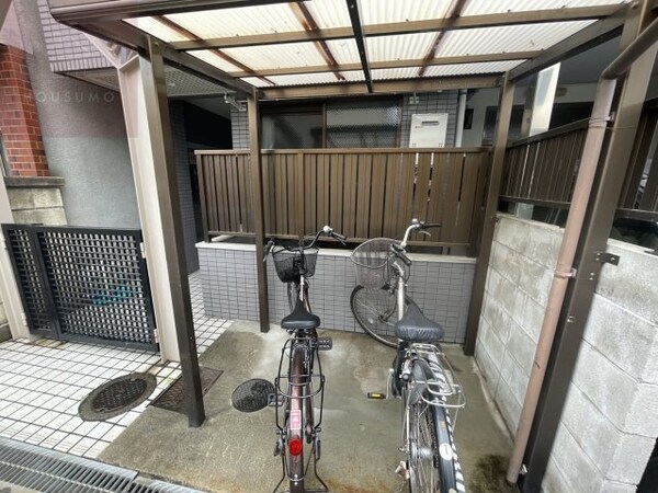 建物設備(落ち着いたロビーです)