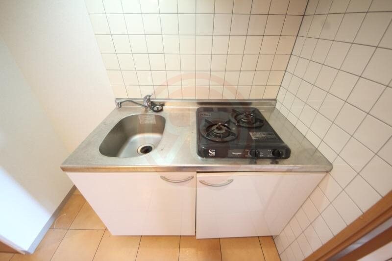 物件内観写真10　(コンパクトなキッチンで掃除もラクラク)