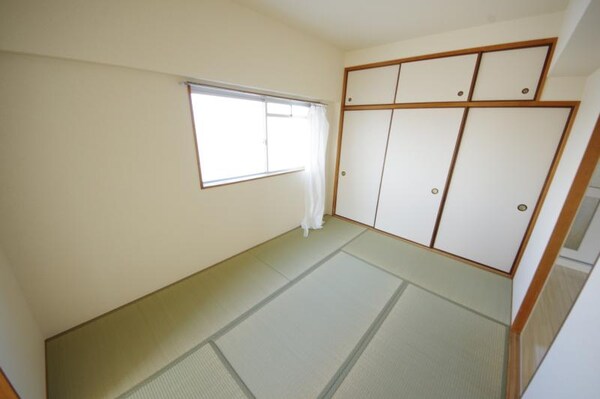 和室(柔らかい畳が心地よい和室)