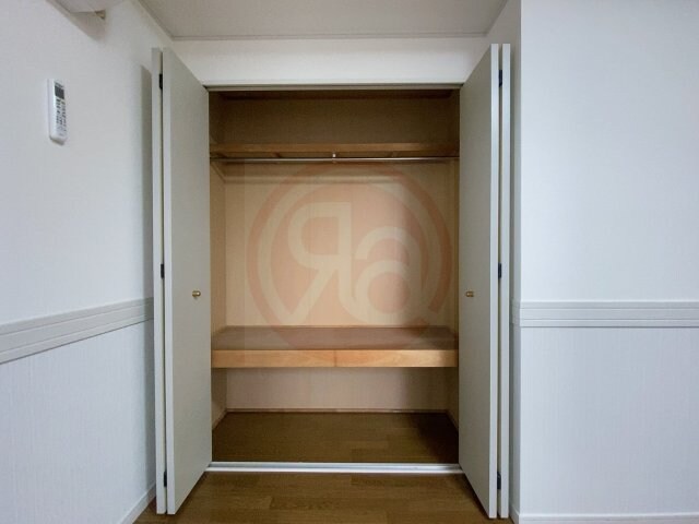 物件内観写真17　(小物を収納するのに便利です)