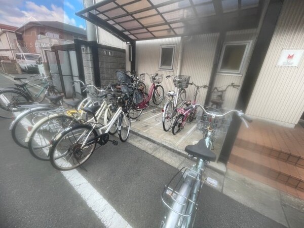 建物設備(落ち着いたロビーです)