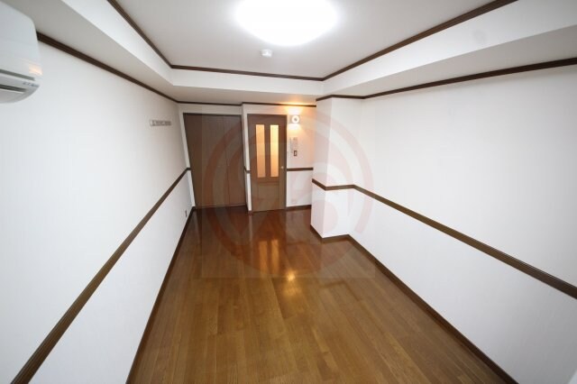 物件内観写真10　(広々とした洋室です)