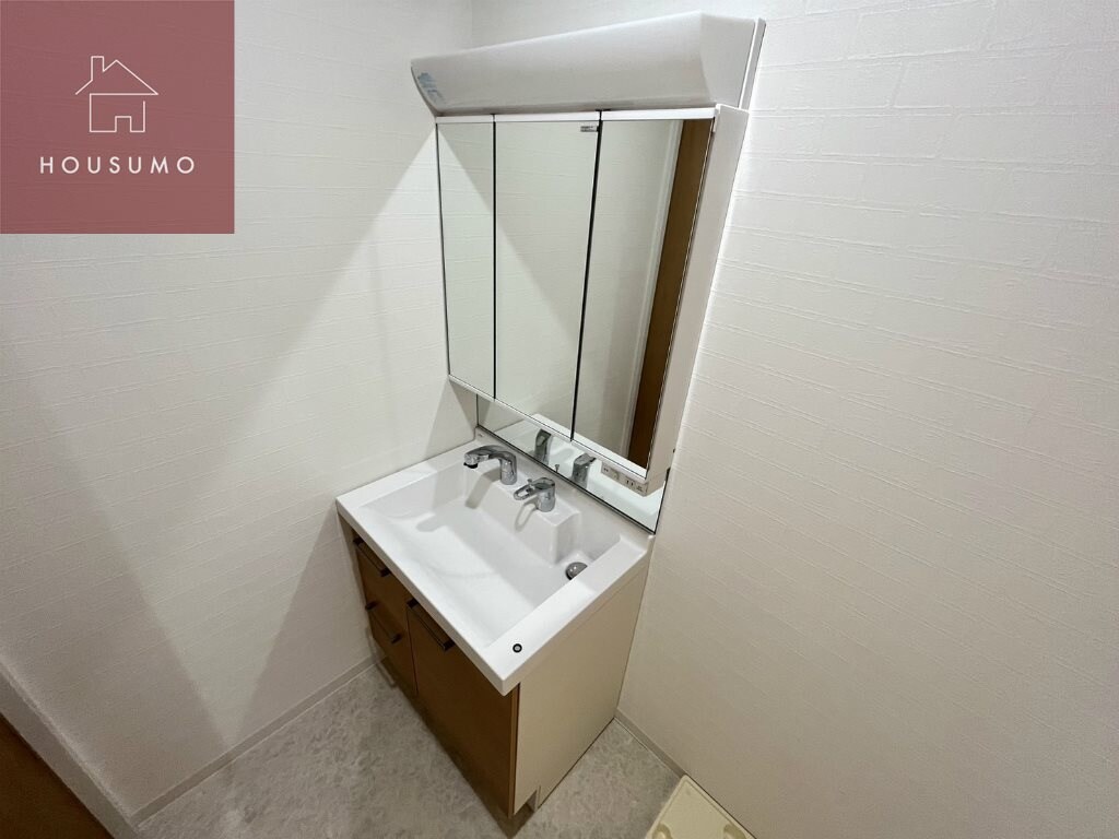 物件内観写真19　(独立洗面台、朝の身支度には欠かせません)