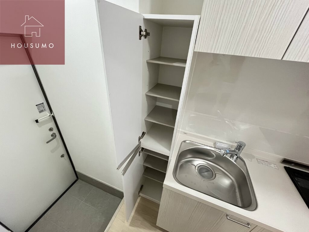 物件内観写真20　(収納豊富です)