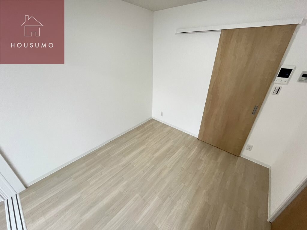 物件内観写真21　(明るい洋室です)