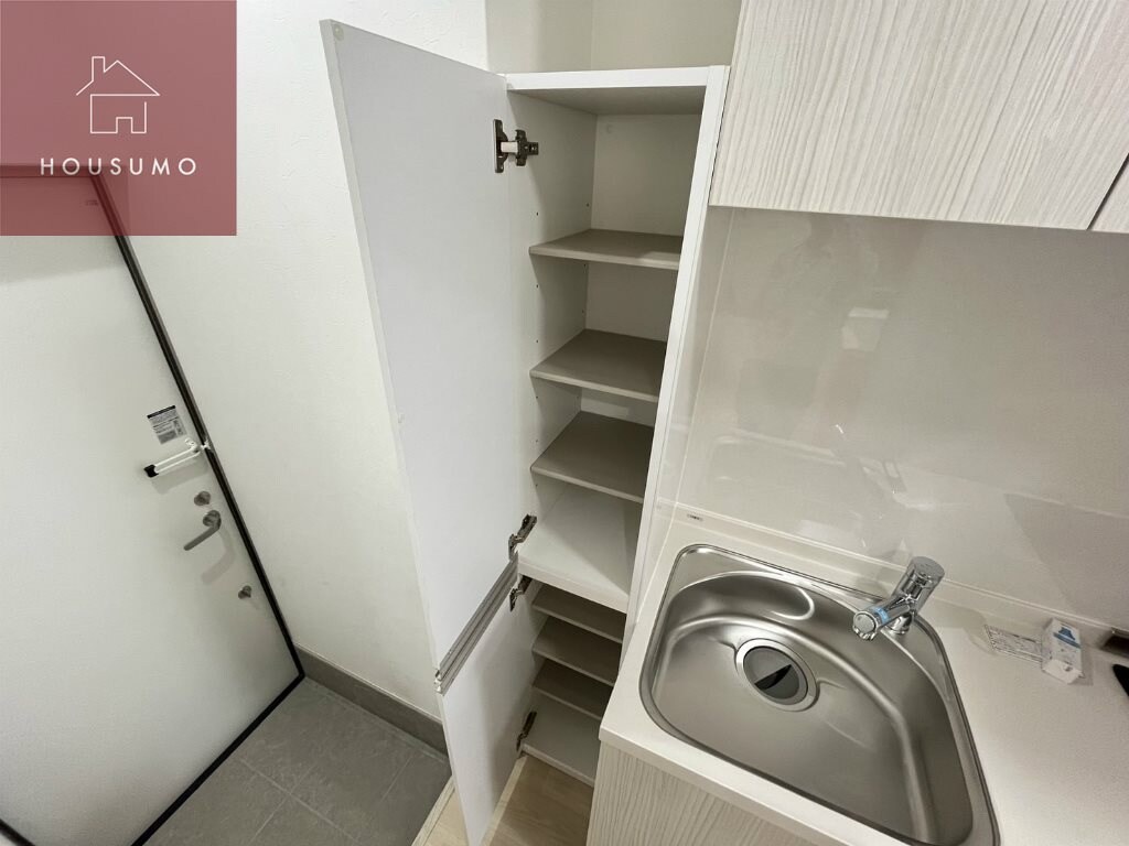 物件内観写真20　(収納豊富です)