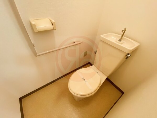 トイレ(ゆったりとした空間のトイレです)