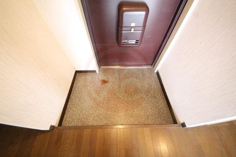 物件内観写真16　(落ち着いた玄関です)