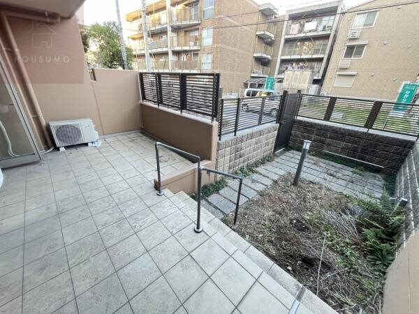 物件内観写真14　(開放的で明るい空間を演出してくれるバルコニーです)