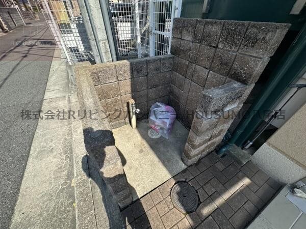 建物設備(敷地内ごみ置き場です)