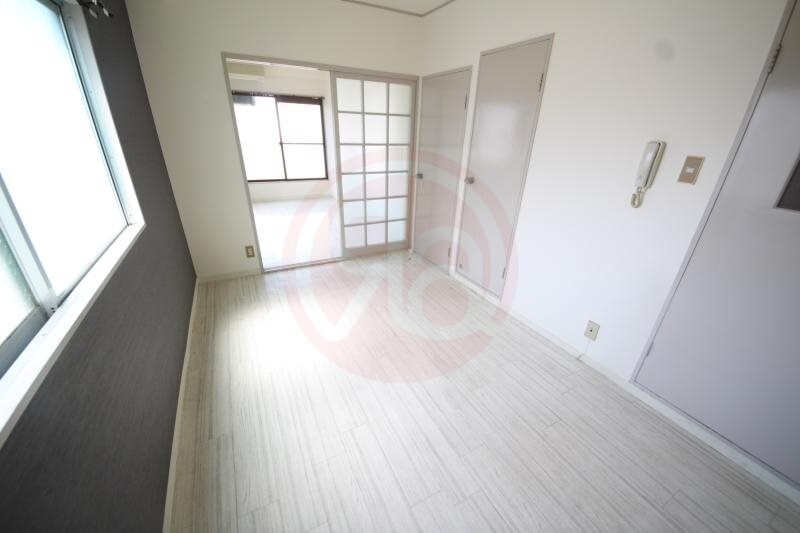 物件内観写真3　(ゆったりとしたリビングです)