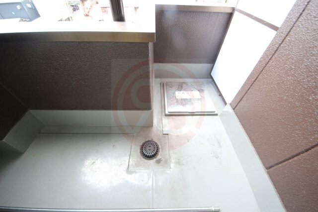 物件内観写真21　(開放的で明るい空間を演出してくれるバルコニーです)