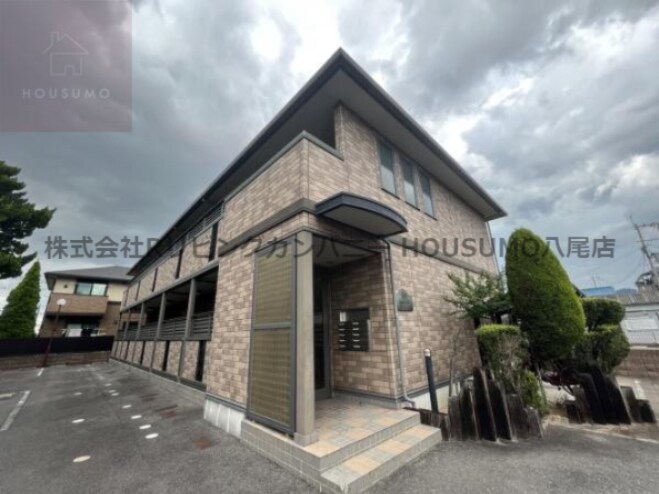 物件外観写真1　(おしゃれな外観です)