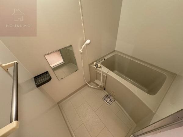 物件内観写真6　(日々の疲れを癒すお風呂付です)