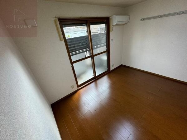 居室(ゆったり過ごせる居間です)