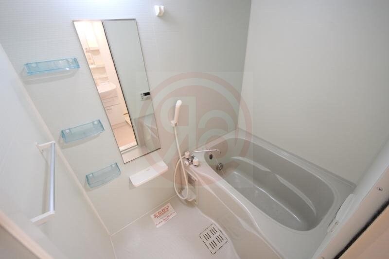 物件内観写真8　(落ち着いた空間のお風呂です)