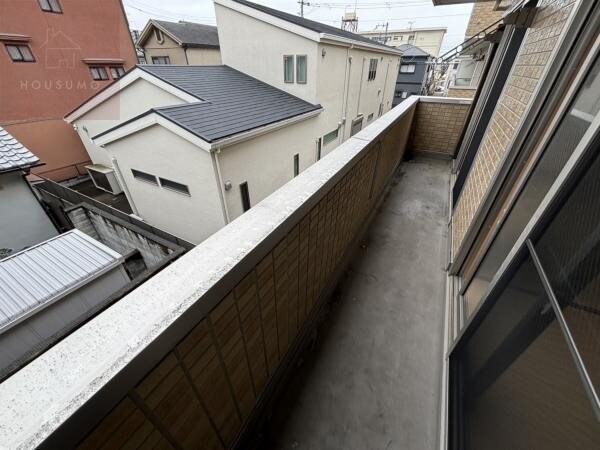 バルコニー(陽当たり良好なバルコニーです)