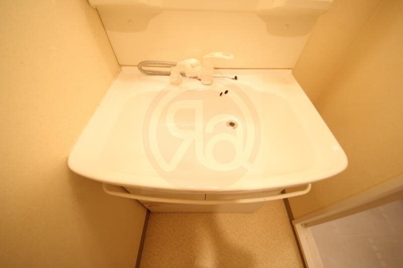 物件内観写真19　(明るい洗面所です)