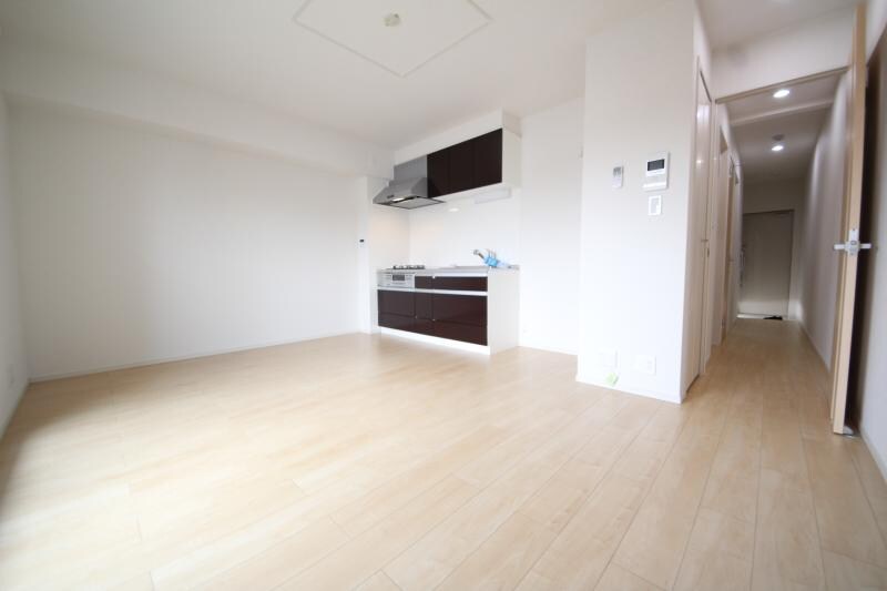 物件内観写真25　(ゆったりとしたリビングです)