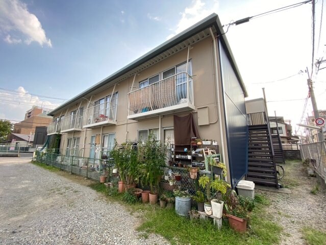 物件外観写真3　(外観は落ち着いています)