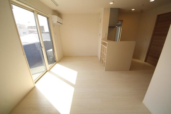 居室(使いやすい居間です)