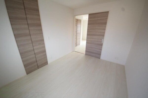 洋室(落ち着いた色調の洋室です)