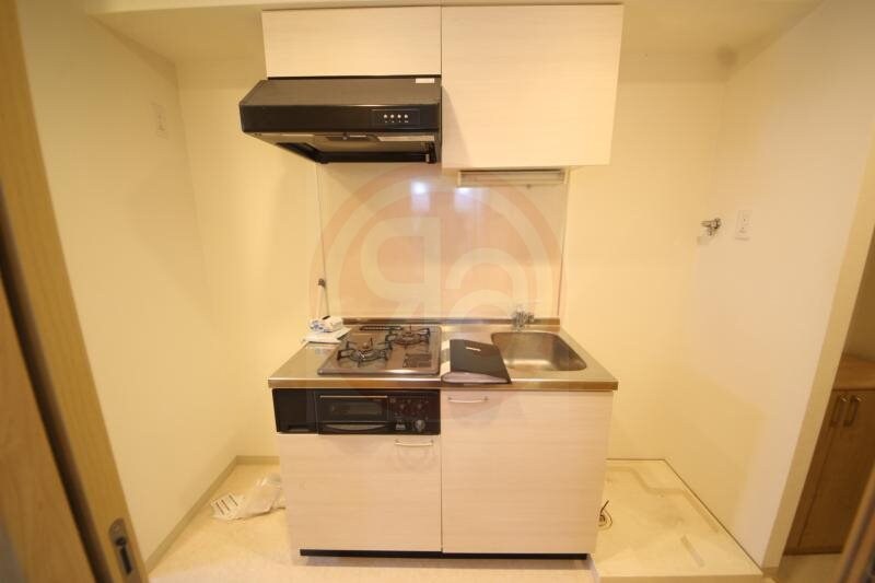 物件内観写真6　(コンパクトなキッチンで掃除もラクラク)