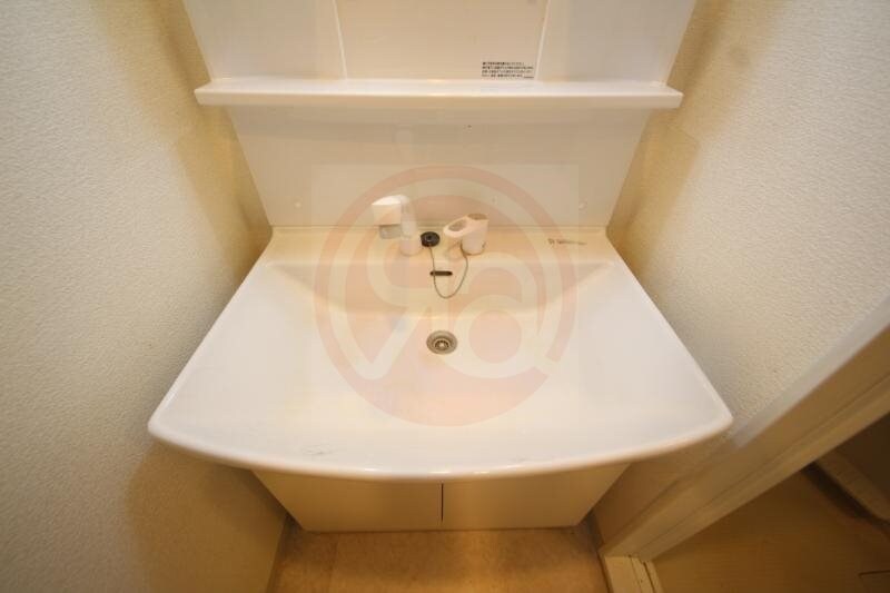 物件内観写真18　(明るい洗面所です)