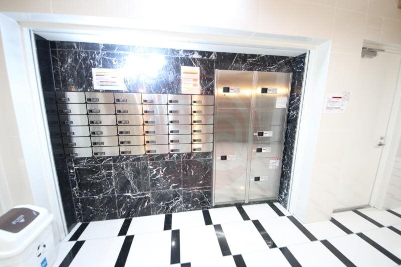 物件外観写真3　(建物の内部です)