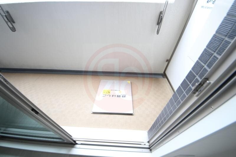 物件内観写真20　(暖かな日差しのふりそそぐバルコニー)