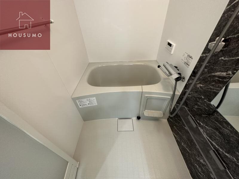 物件内観写真18　(コンパクトで使いやすいお風呂です)