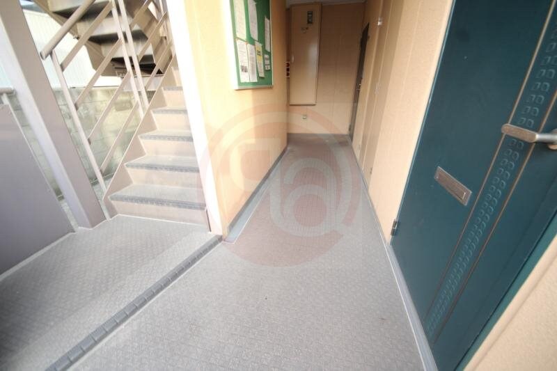 物件外観写真3　(ゆとりのあるロビーです)