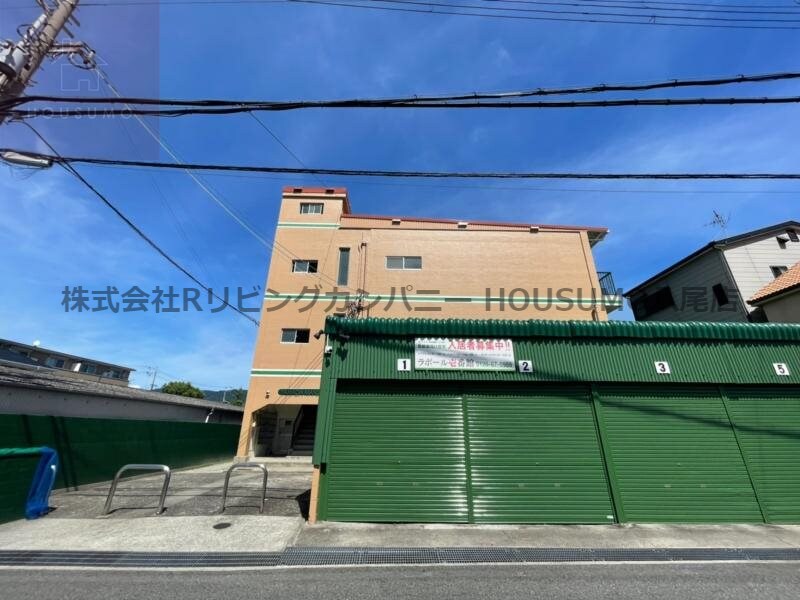 物件外観写真2　(物件の外観です)