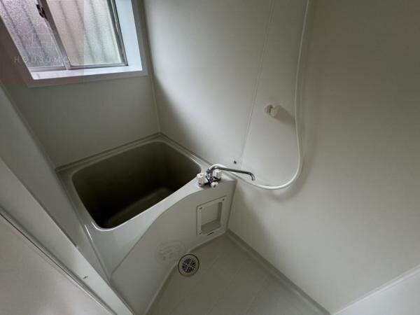 物件内観写真5　(落ち着いた空間のお風呂です)