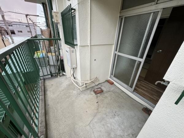 物件内観写真11　(暖かな日差しのふりそそぐバルコニー)