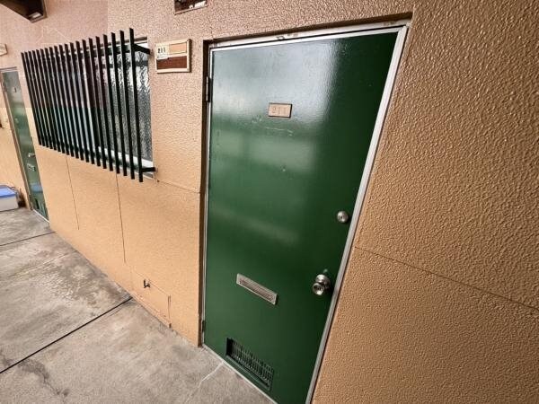 物件内観写真20　(ゆったりとした玄関です)