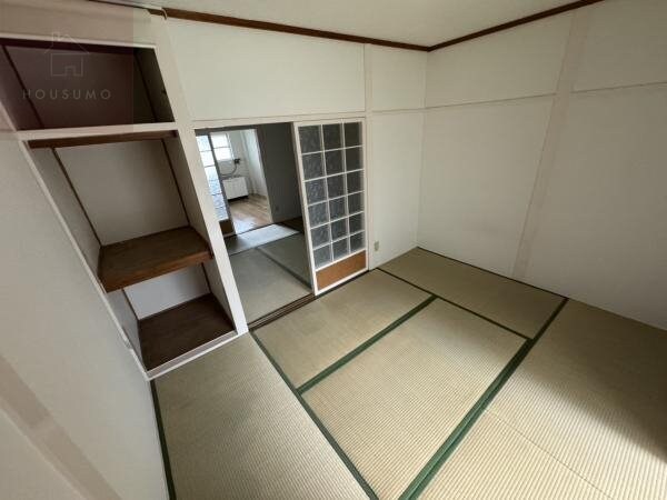 和室(ゆったりとくつろげる和室です)