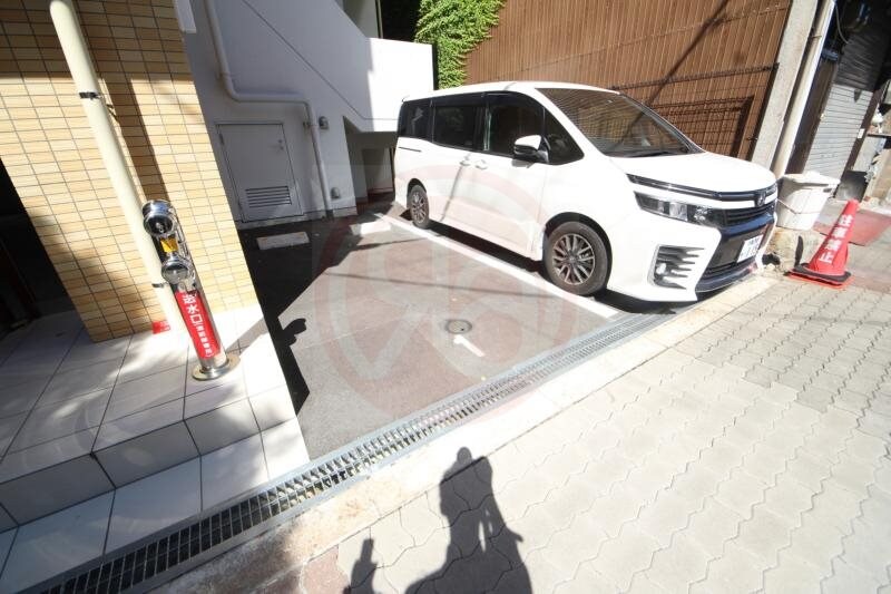 物件外観写真4　(駐車場完備です)