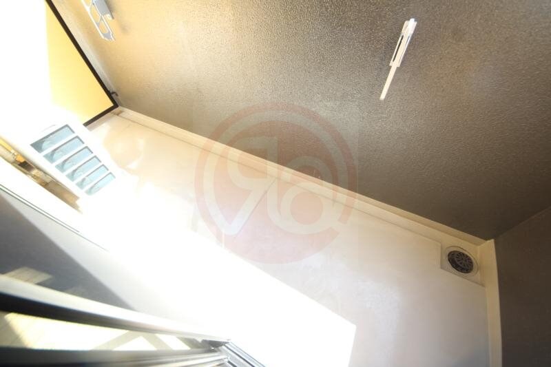 物件内観写真21　(外からの目が気にならないバルコニーで洗濯物が干せます)