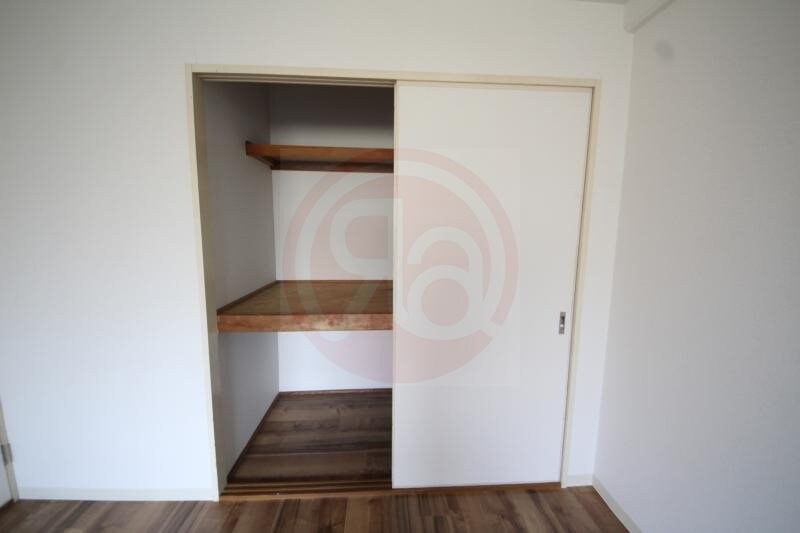 物件内観写真16　(便利な収納スペースです)