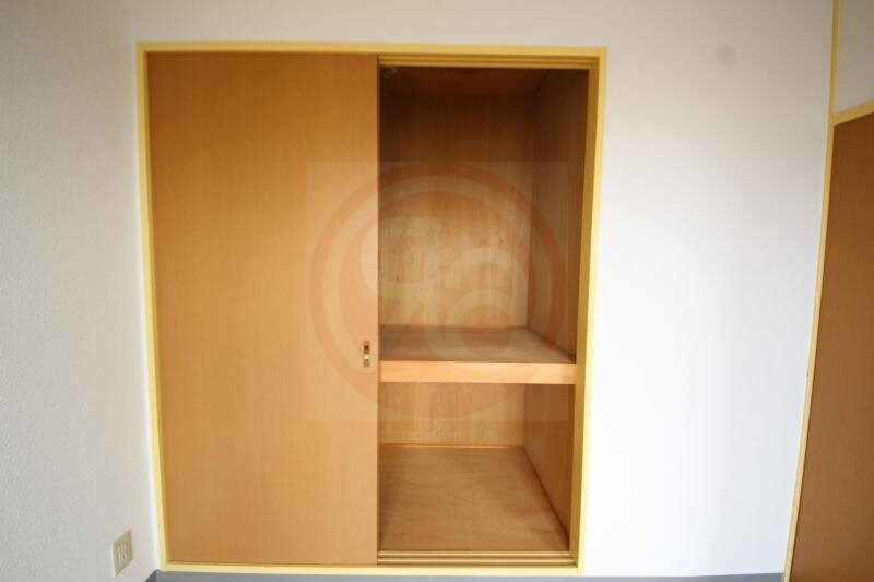 物件内観写真17　(たっぷりとした収納スペースです)